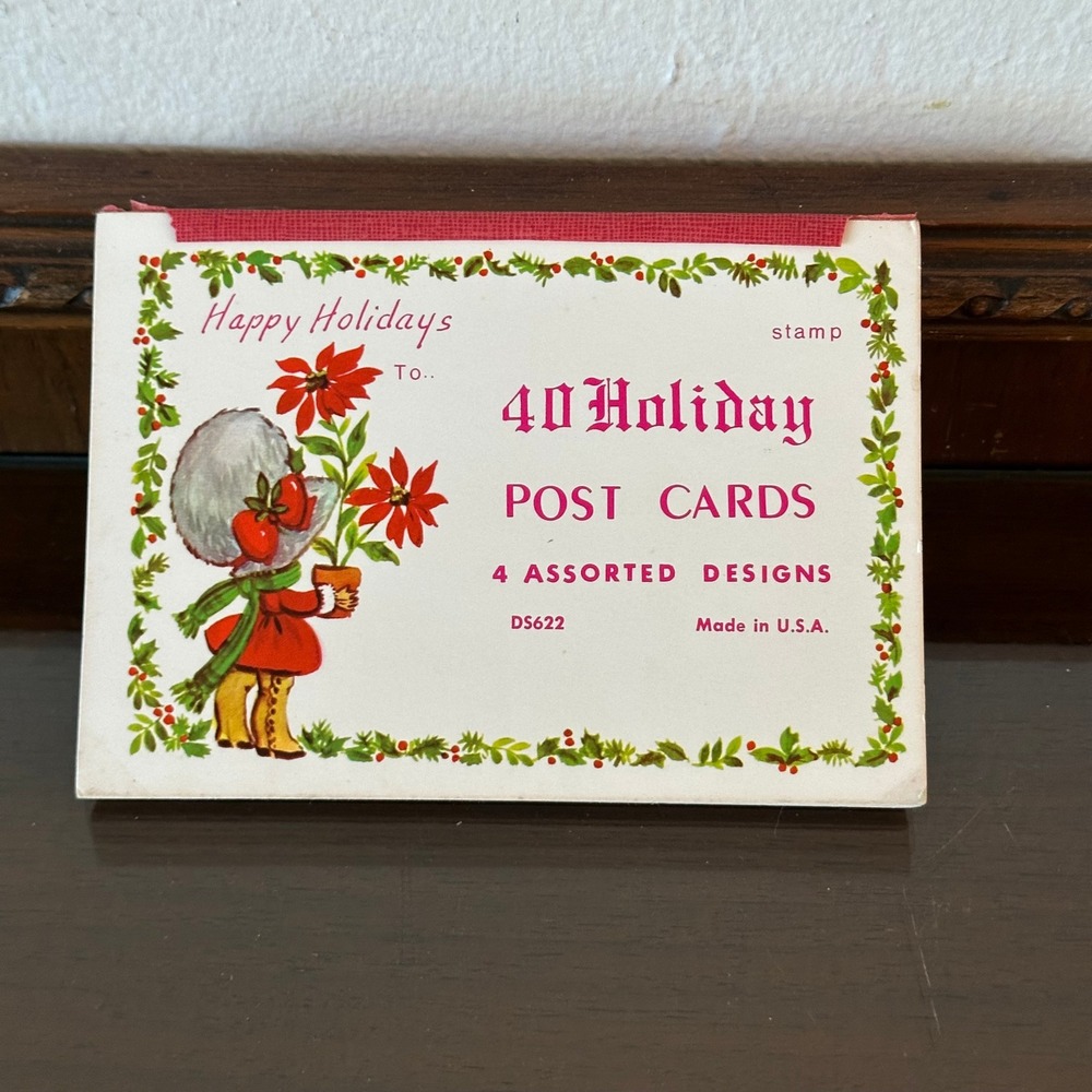 Vintage 40 Holiday Post Cards Booklet 4 Assorted Designs DS622 Made USA Unused